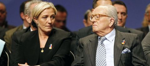 R�vbe �rt a gyal�zat: Le Pen l�nya kiz�ratta az alap�t�t a Nemzeti Frontb�l